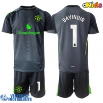 Manchester United Altay Bayindir #1 Goalkeeper Replica Away Minikit 2025-26 Short Sleeve (+ pants)